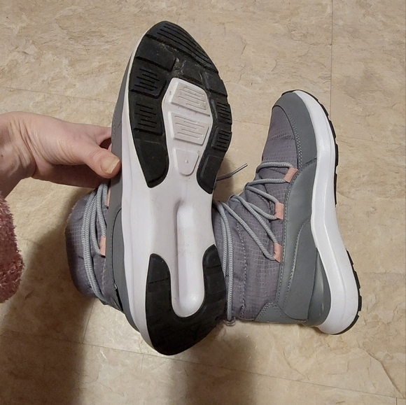 Puma boots  size 4C - Picture 5 of 5